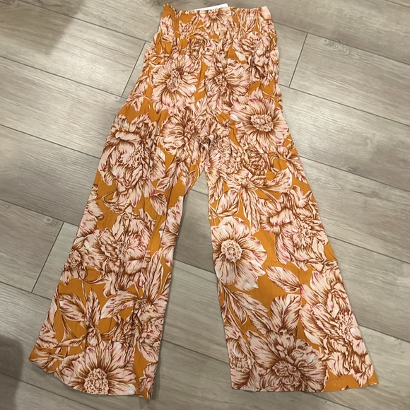 Band of the Free ARIZONA GOLD FLORAL WIDE LEG PANTS NWT - Picture 6 of 8